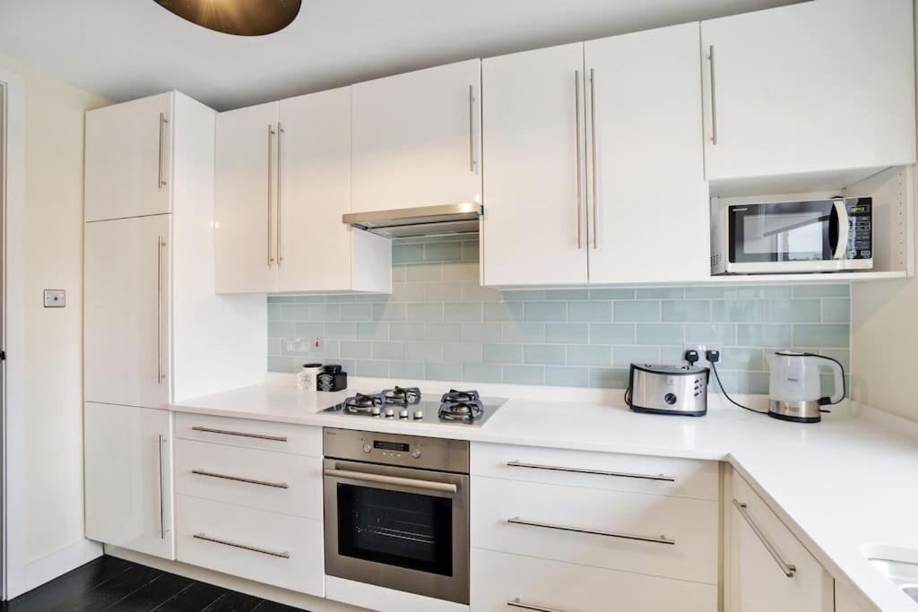 לונדון The Camden Suite Bright & Beautiful 2-Bed City Retreat מראה חיצוני תמונה