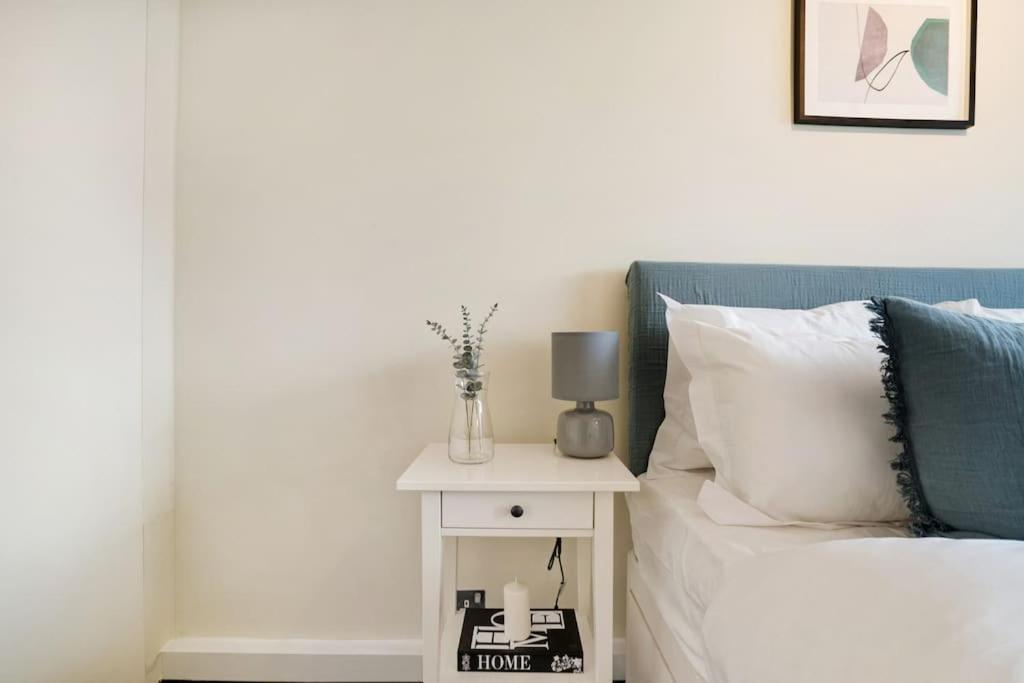 לונדון The Camden Suite Bright & Beautiful 2-Bed City Retreat מראה חיצוני תמונה