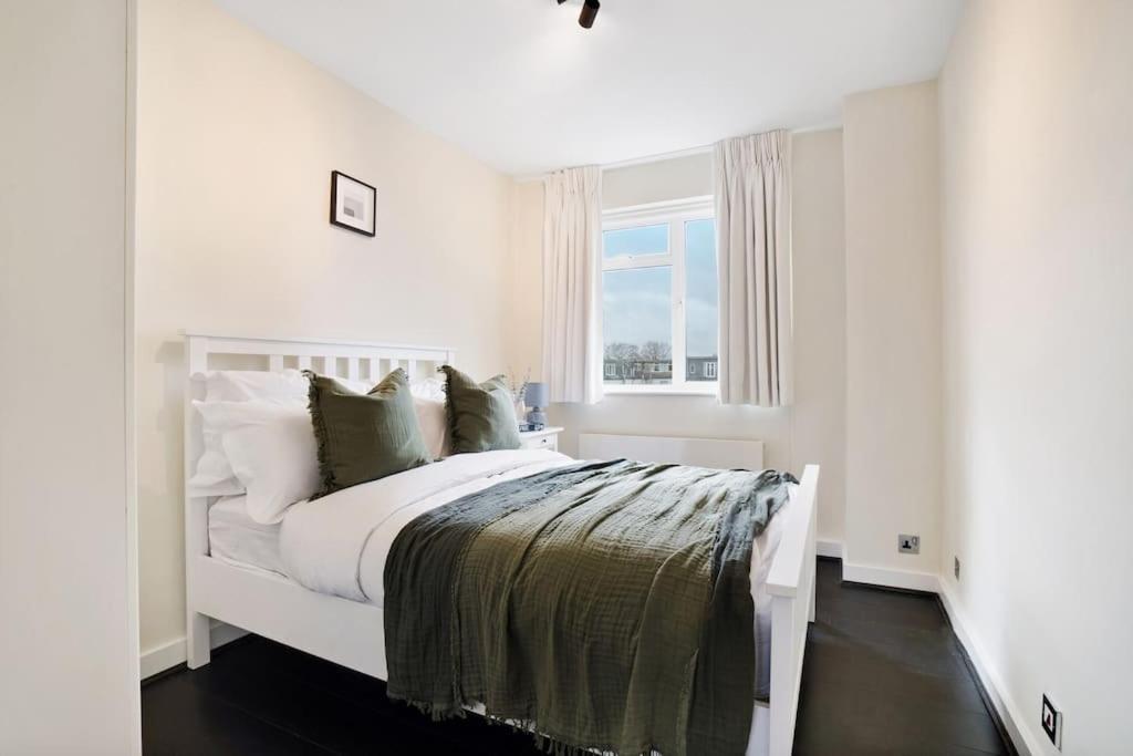 לונדון The Camden Suite Bright & Beautiful 2-Bed City Retreat מראה חיצוני תמונה