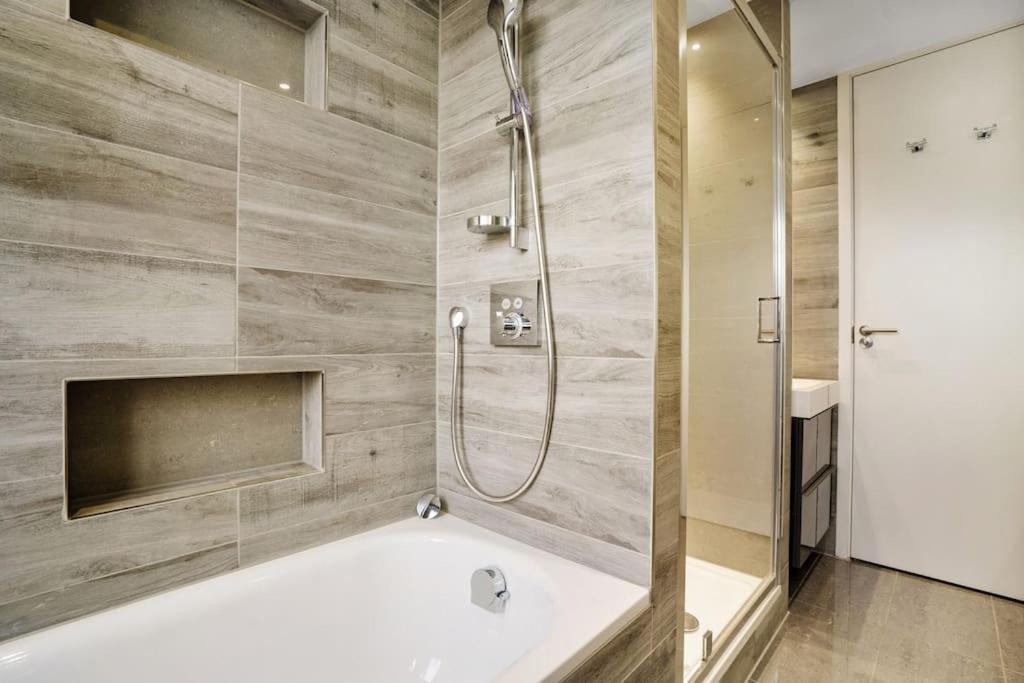 לונדון The Camden Suite Bright & Beautiful 2-Bed City Retreat מראה חיצוני תמונה
