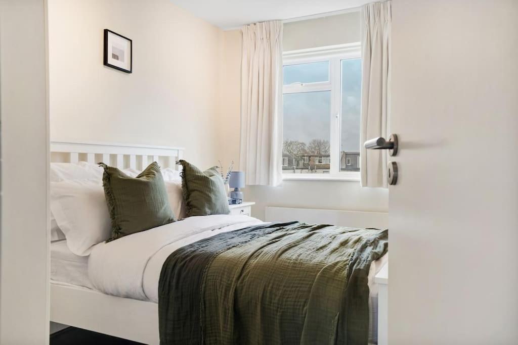 לונדון The Camden Suite Bright & Beautiful 2-Bed City Retreat מראה חיצוני תמונה