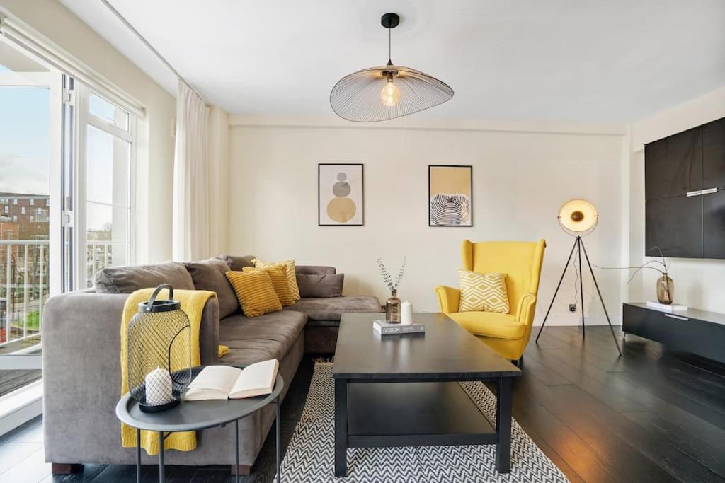 לונדון The Camden Suite Bright & Beautiful 2-Bed City Retreat מראה חיצוני תמונה
