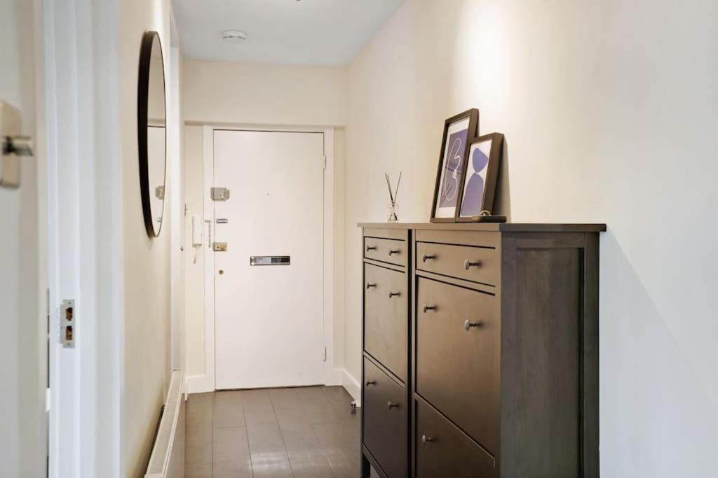 לונדון The Camden Suite Bright & Beautiful 2-Bed City Retreat מראה חיצוני תמונה